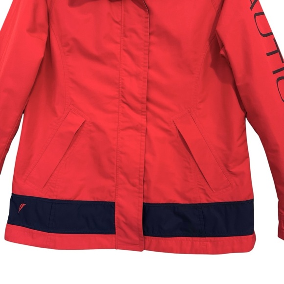 Nautica J Class Red‎ Hooded Windbreaker Jacket Women’s L Logo Sleeve 2010s Y2K - Picture 4 of 15